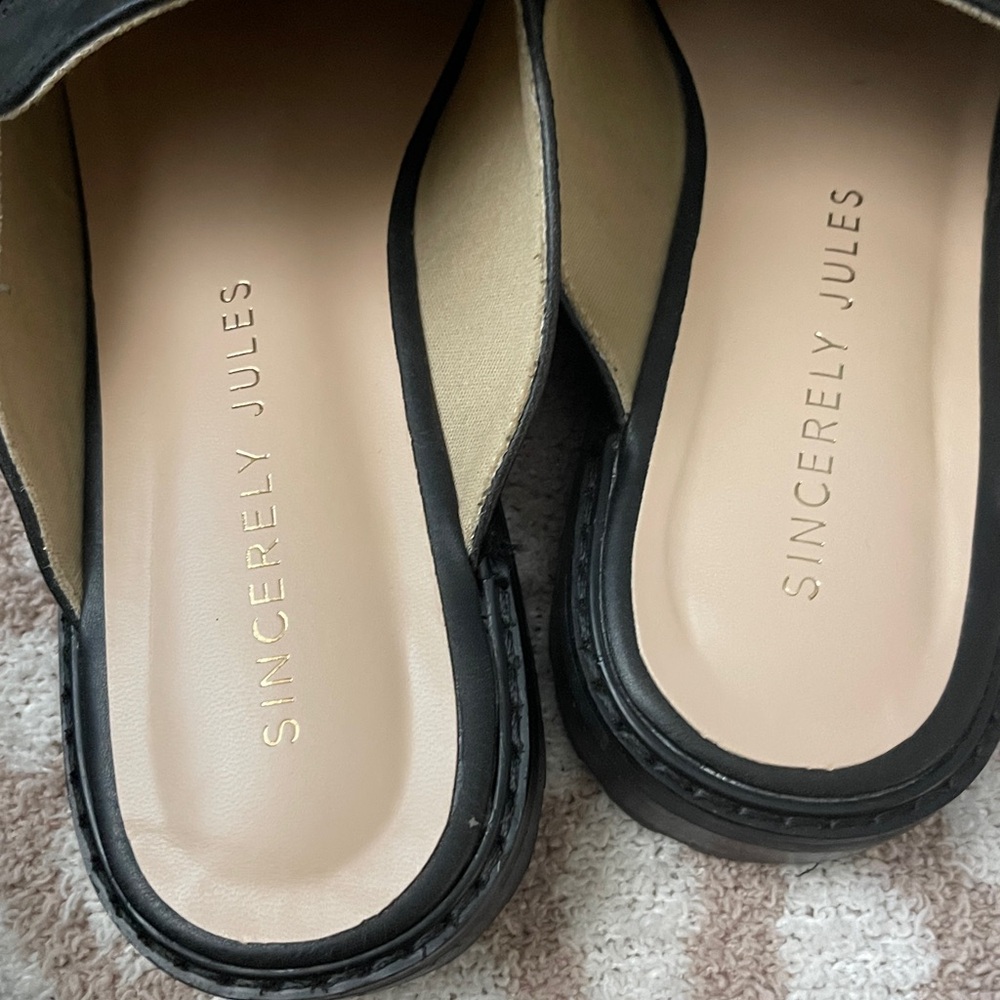 Sincerely Jules Black Mules with Gold Accent - Picture 3 of 4